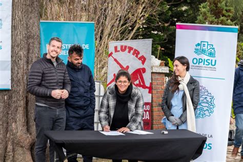 Se firmó un acta para la realización de obras en muelles de las Islas