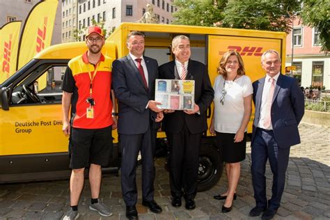 Dhl Stellt Erstmals In Österreich Pakete Mit Elektrofahrzeugen Zu Vl