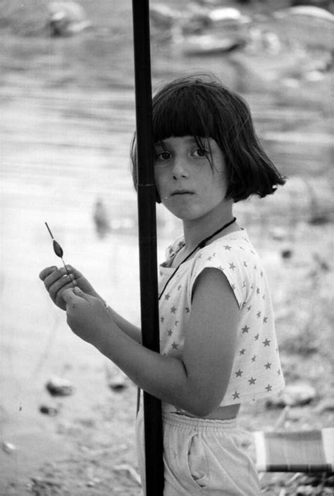 Joven Pescadora La Ni A Prepara Su Aparejo En El Embalse D Flickr