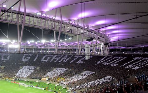 Torcida Exibe Mosaico Alvinegro Frase O Gigante Voltou No