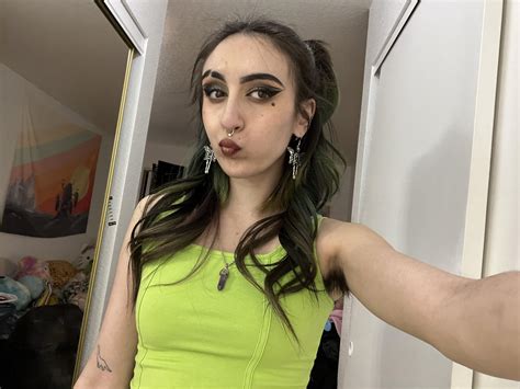 would you still hit on me after seeing my armpits? : r/HairyArmpits