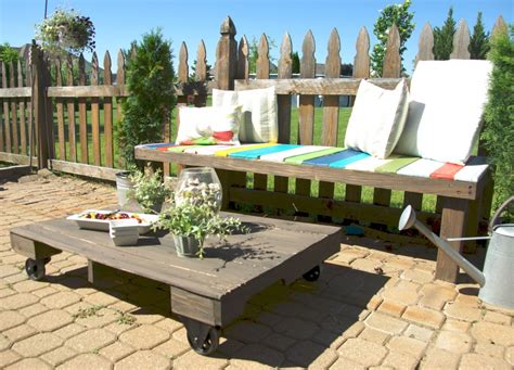 Maximize Your Outdoor Space With A Pallet Coffee Table On Wheels