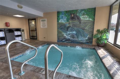 Featured Amenities | Comfort Inn & Suites at Dollywood Lane