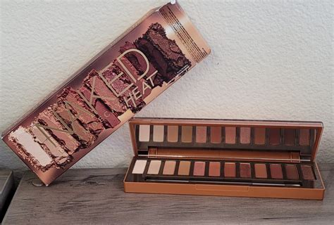 Urban Decay Naked Heat Eyeshadow Palette Full Size Double Ended Brush