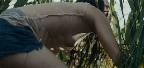 Nude Video Celebs Laetitia Casta Nude Noee Abita Nude Une Ile