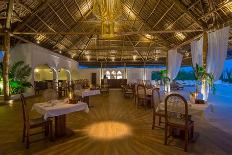 KonoKono Beach Resort | Zanzibar – Kerry de Bruyn