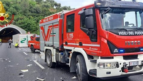 Incidente Sull Autostrada A In Zona Cessalto Vicino Treviso Scontro