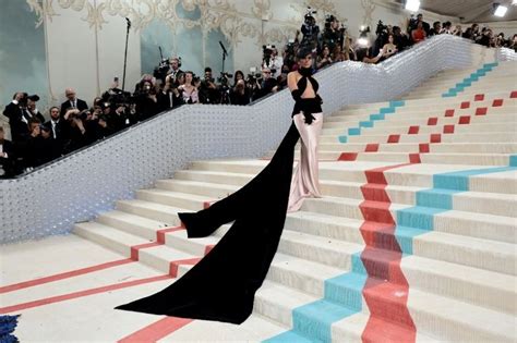 Jennifer Lopez Arrasa En La Met Gala 2023 Todo Sobre Su Impactante