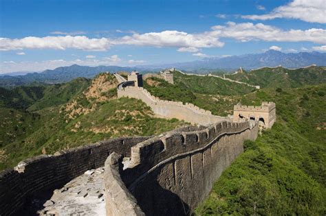 无人横图彩色室外白天旅游度假名胜古迹山标志建筑地标建筑长城中国亚洲遗迹壮观图片砖墙文化遗产山峦云层