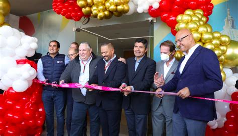 Eduardo Rivera inaugura el Centro de Distribución de OXXO