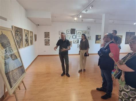 El pintor José Manuel Tapiador expone sus obras en la Biblioteca