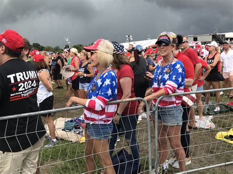 TRUMP RALLY: Photos from Sarasota — 20,000 in Attendance at 3 PM for 8 PM Rally — It’s Pouring