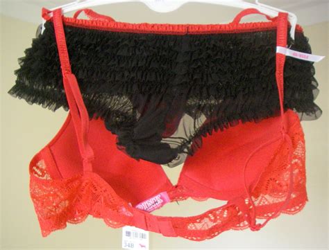 I Love Sale by Carol Lingerie Victoria s Secrets Kit 3 peças Sutiãn calçinha Fio dental