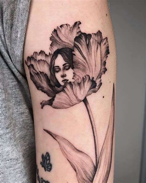 Pracht wie keine andere über 90 verblüffende Blumen Tattoo Ideen für