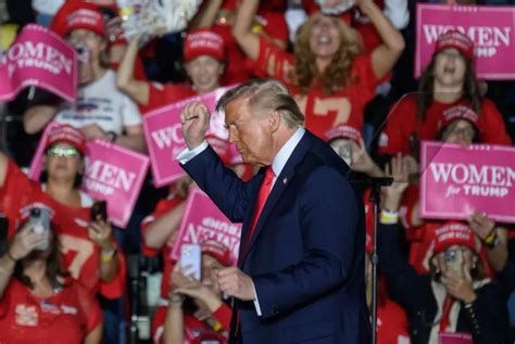 Pourquoi lhymne Gay YMCA est Devenu la Chanson Fétiche de Donald Trump