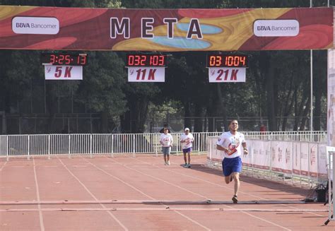 Reconocimiento Especial A Corredores Rarámuris En La Carrera Ipn Once K