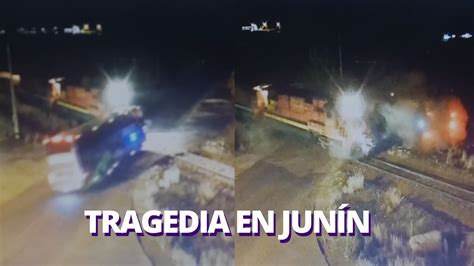 La Oroya momento exacto del choque entre tren y bus que dejó cuatro