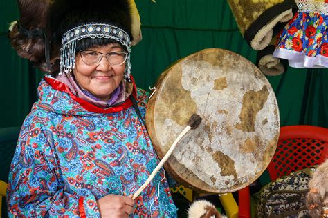 Why Chukchi people still breed reindeer and hunt sea animals - Russia ...