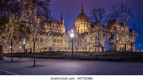 Hungarian Parliament Night Stock Photo 547742386 | Shutterstock