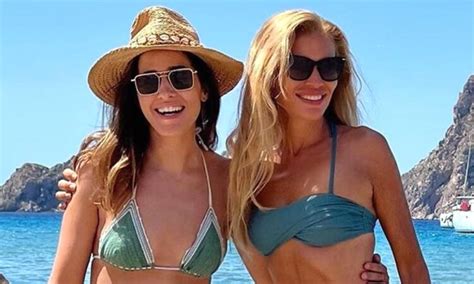 Hot Sexy Esther Salamanca Bikini Pics