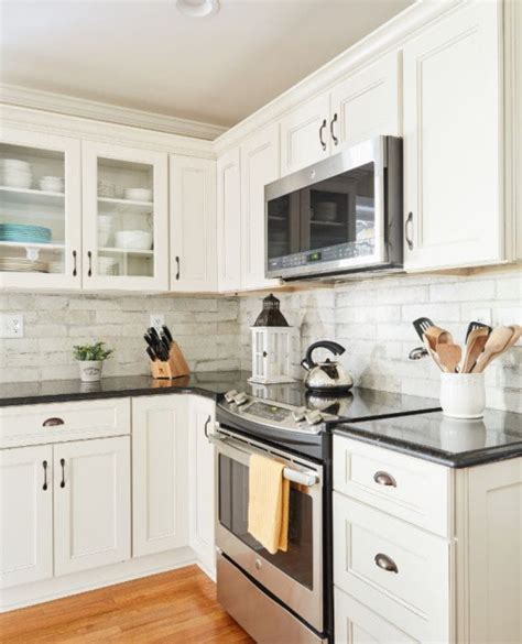 15 Beautiful Black Quartz Countertops Design Ideas - Nikki's Plate