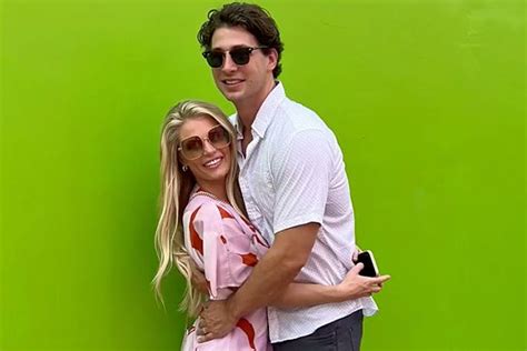 Madison LeCroy Documents Honeymoon Trip to Singapore with Husband