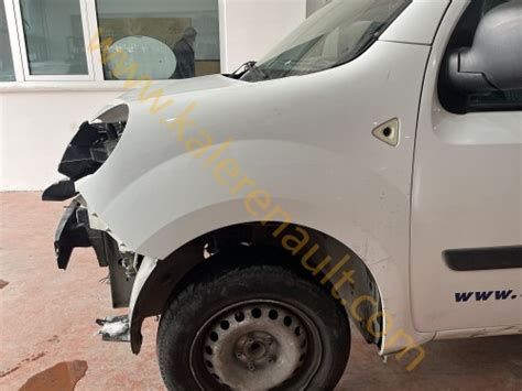 Renault Kangoo 3 Sol Ön Çamurluk Beyaz