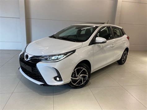 Toyota Yaris Hatch Pcd Ficha T Cnica E Itens De S Rie