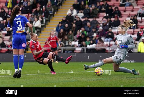 Manchester United S Leah Galton Nd Left Scores Her Side S Fourth