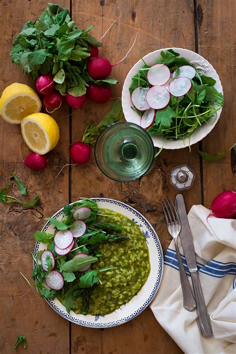 Contigo En La Playa RISOTTO VERDE CON ENSALADA DE RABANITOS