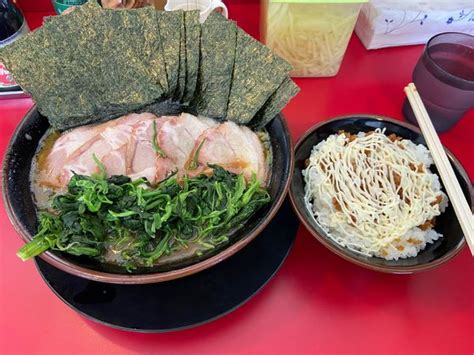 『チャーシューメン中盛 のり バラ2枚 青菜 固め多め』家系ラーメン 熊田家のレビュー ラーメンデータベース