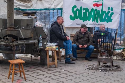 Kurier Pl Minister Rolnictwa Spotka Si Z Protestuj Cymi Ch Opami