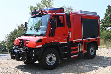 F R Gefahrenlagen Gut Ger Stet Mercedes Benz Special Trucks Zeigt