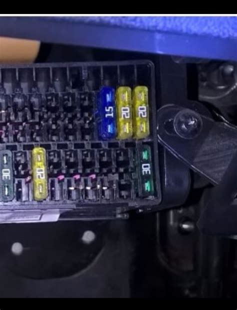 Вопрос? Где у Фрита предохранитель моторчика бачка омывателя? — SEAT ...
