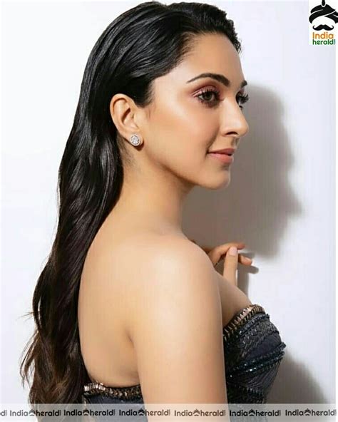 Kiara Advani Hot Compilation Photo Stills