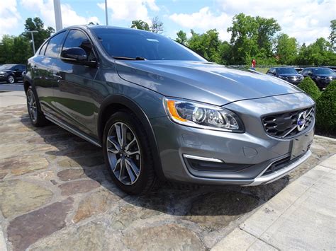 Loaner Pre Owned 2016 Volvo S60 Cross Country T5 Platinum 4dr Car In Cincinnati 200080b Land