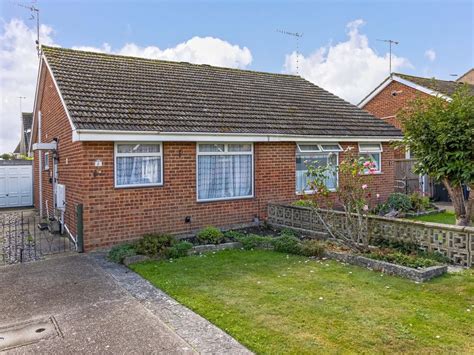 2 Bed Semi Detached Bungalow For Sale In Manitoba Way Worthing Bn13 £