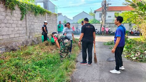 Bangun Kesadaran Jaga Lingkungan Kelurahan Peguyangan Laksanakan Jumat