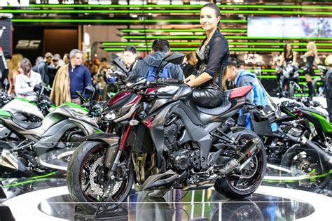 Ng T Ng Y V I Nhan S C D N Hot Girl Trong Tri N L M Eicma