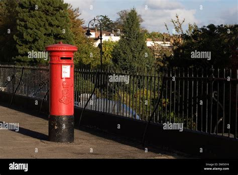 A Royal Mail Post Box Stock Photo - Alamy