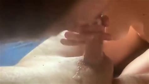 Deutsche MILF Gibt Ihrem Mann Einen Schlampigen Blowjob