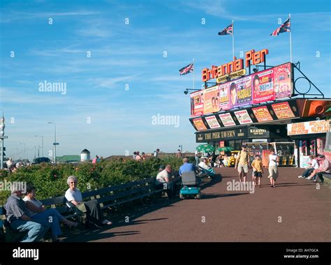 Britannia Pier Great Yarmouth Stock Photos & Britannia Pier Great Yarmouth Stock Images - Alamy