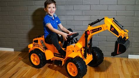 Artem Unboxing Power Wheels Kids Tractor Excavator And Play With Toys