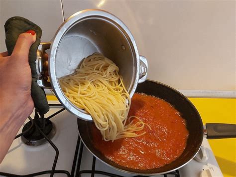 Spaghetti Napoli Oryginalny W Oski Przepis Krok Po Kroku