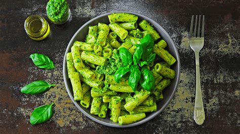 Creamy Pesto Rigatoni