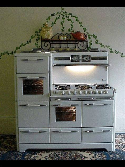 Perfect For A Country Kitchen Vintage Stoves Vintage Kitchen