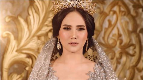 Mulan Jameela Unggah Foto Kenakan Topi Khas Papua Netizen Cantik