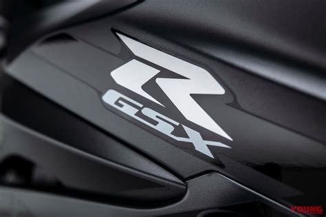 HOT Suzuki Rilis New GSX R1000R 2022 Versi Black Phantom GSX R150