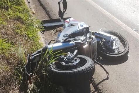 Homem Sofre Fratura Exposta Ap S Colis O Entre Carro E Moto Na Go