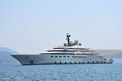 Sheikh Mansour Bin Zayed Al-Nahyan's 160-meter-long yacht "Blue", the ...